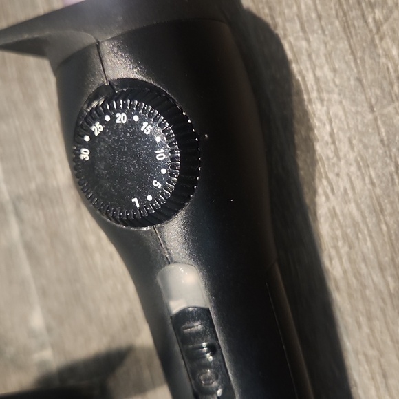 CURLING IRON - Picture 3 of 3